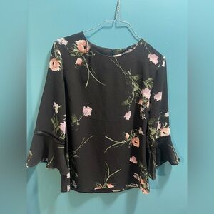 Suzy Shier Black Floral Blouse size M